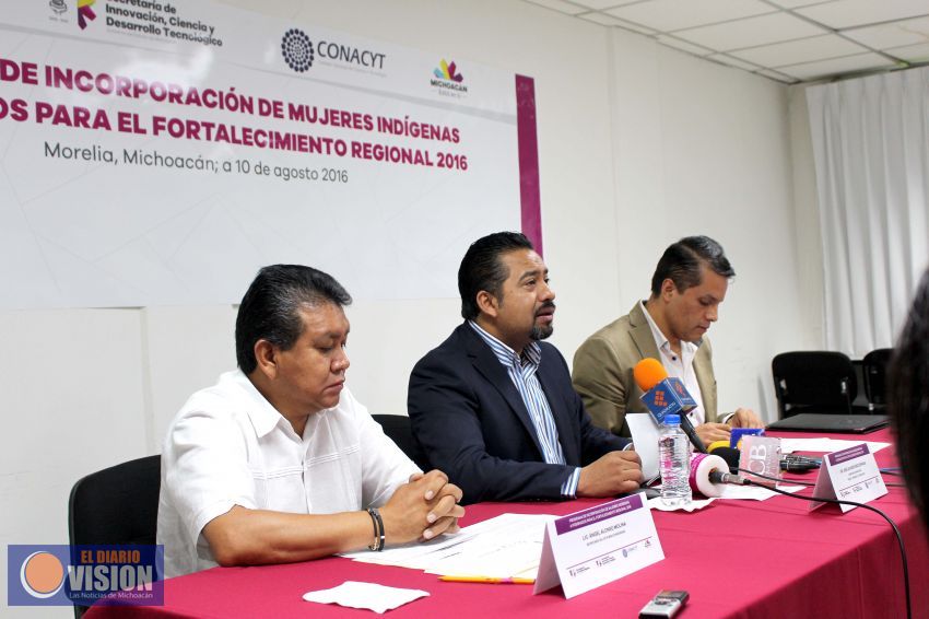 1% de la población indígena logra terminar la licenciatura: José Luis Montañéz 