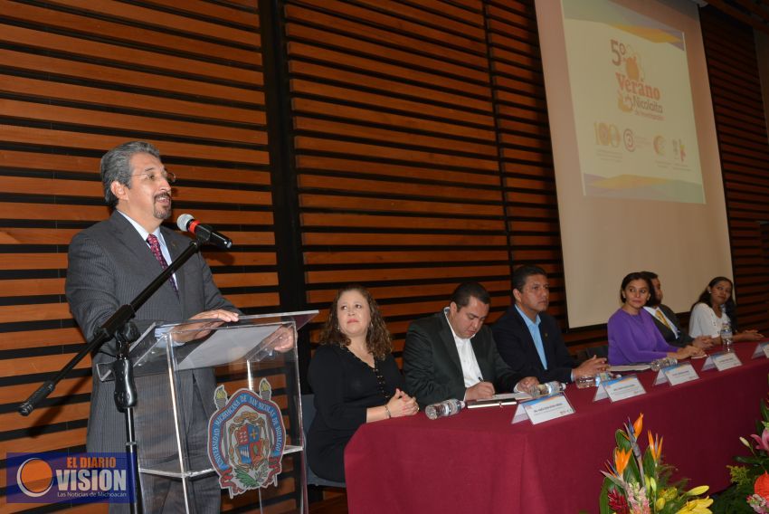 Trabaja UMSNH por mejorar el índice de investigación en México: MSG