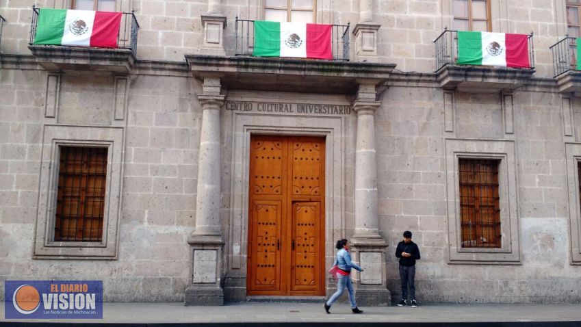 Sigue toma indefinida en la UM
