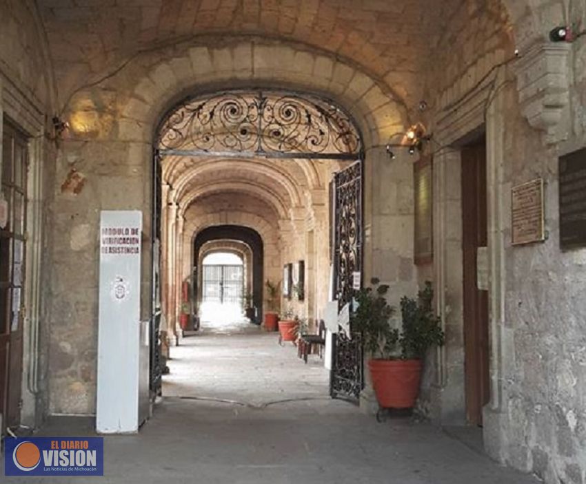 Estudiantes recuperan Facultad de Derecho de la UMSNH