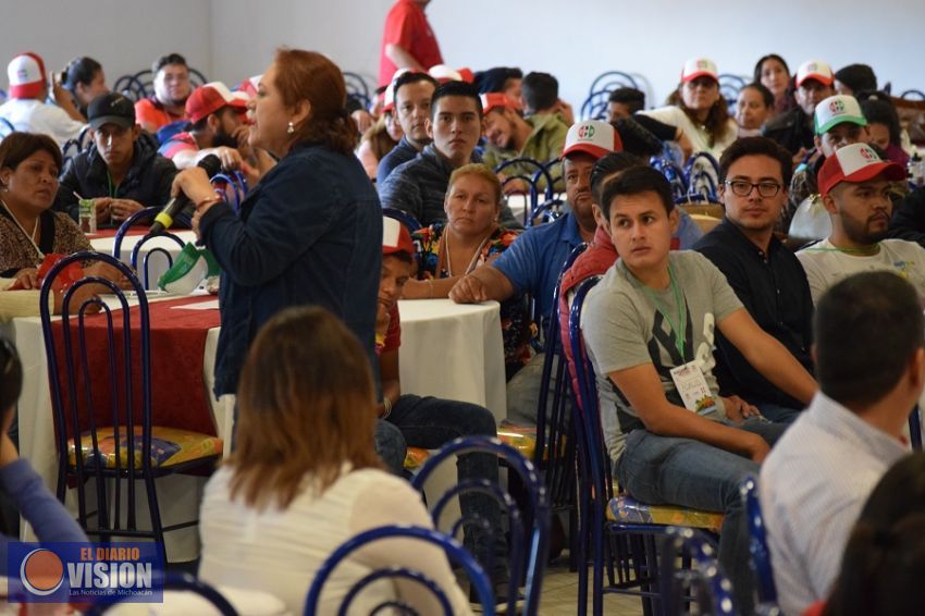 Pide Rocío Pineda a jóvenes del PRI más compromiso con la sociedad