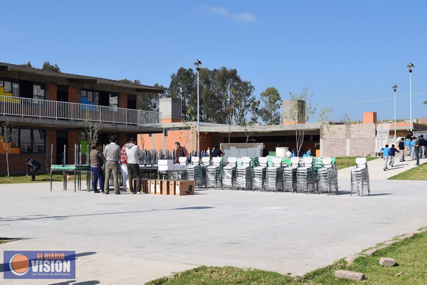 Entregan mobiliario en primaria “Benemérito de las Américas”