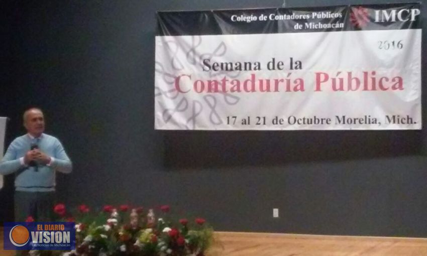 Pedro Ferriz de Con imparte conferencia en CCU 