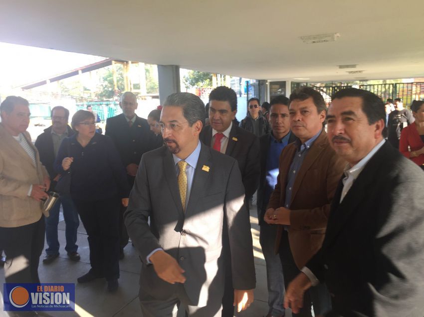 Llama Medardo Serna a aprovechar al máximo cada momento a favor de la UMSNH
