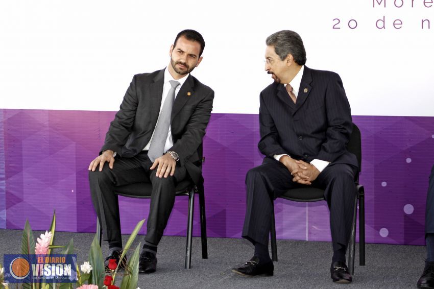 Abre UMSNH desfile conmemorativo del 106 aniversario de la Revolución Mexicana