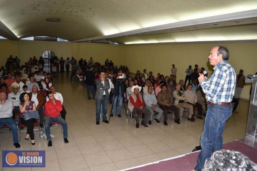 Se reúne Víctor Silva con la estructura priísta de Zitácuaro
