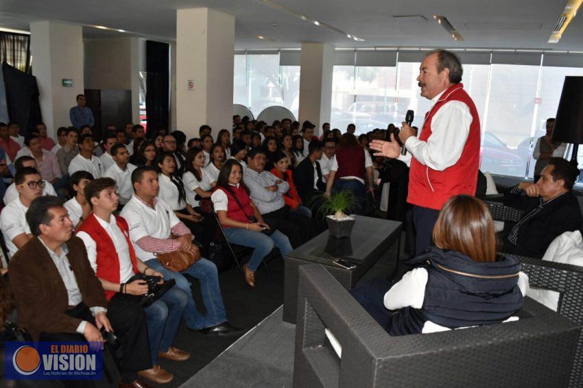Víctor Silva apoya e impulsa a los jóvenes del PRI