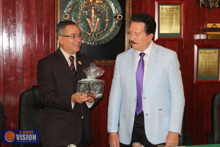 Busca Veterinaria de la UMSNH acreditación internacional
