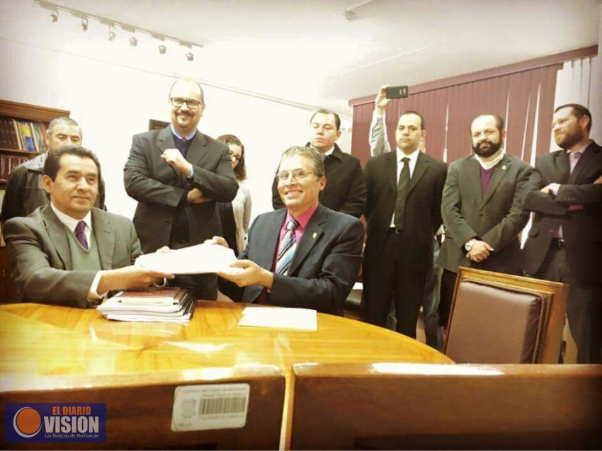  Maestros de la UM presentan revision contractual 2017