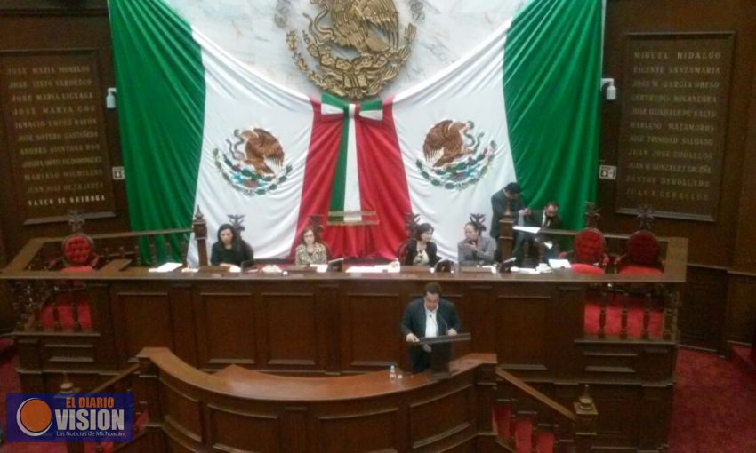 Gobierno del Estado debe cubrir adeudos con empresas constructoras: Roberto Carlos López.