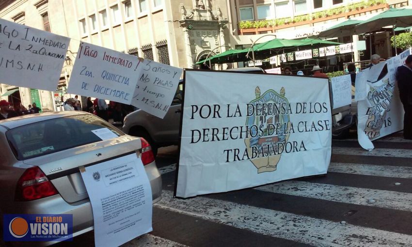 SPUM protesta y bloquea avenida Madero.