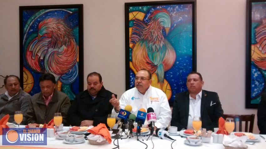 SNTE Michoacán presenta a su nuevo delegado de la sección 18.