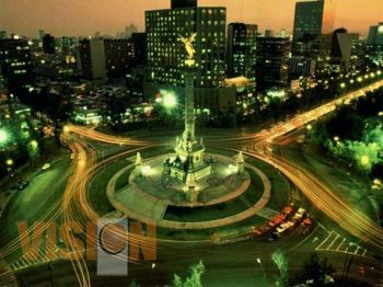 La vuelta al mundo sobre paseo LA Reforma