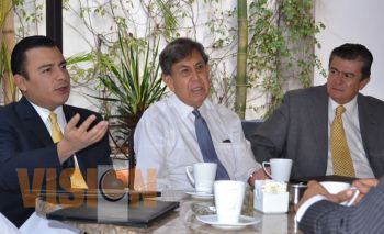 Pico de gallo, la comuna de la política michoacana