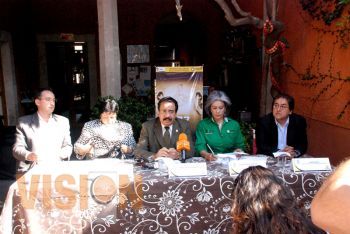 Maestros de Aquila y Lázaro Cárdenas toman seminario de educación artística