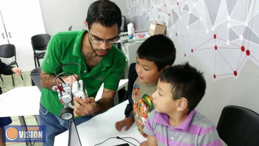 Realizan en Michoacán la 3er Feria Regional de Robótica 