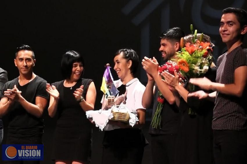 Reconoce Secum a “La Serpiente” en su 16 aniversario