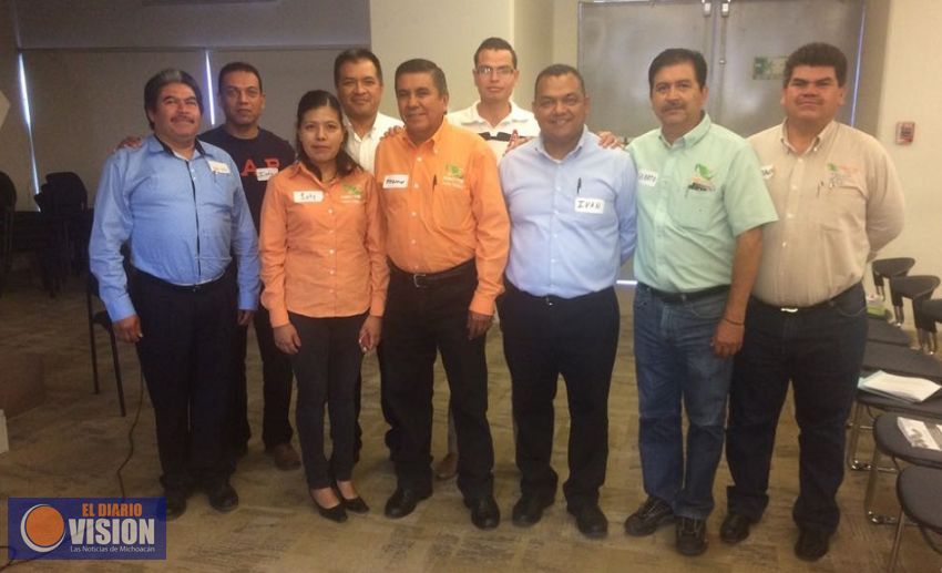 Participa CECyTEM en capacitación del programa Construye-T