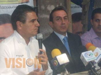 Declina Antonio Soto a favor de Silvano Aureoles