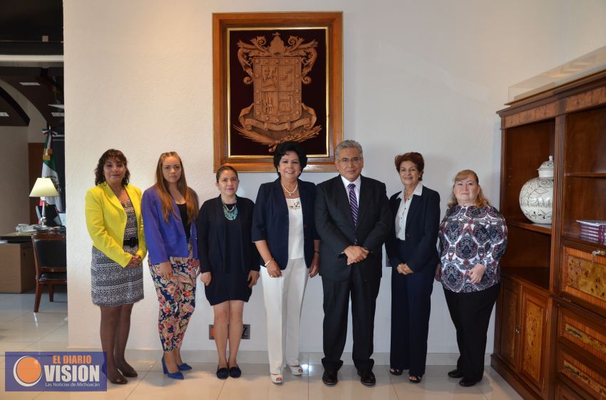 Se reúne Marco Antonio Flores Negrete con integrantes de Agrupación Michoacana de Abogadas, A.C.
