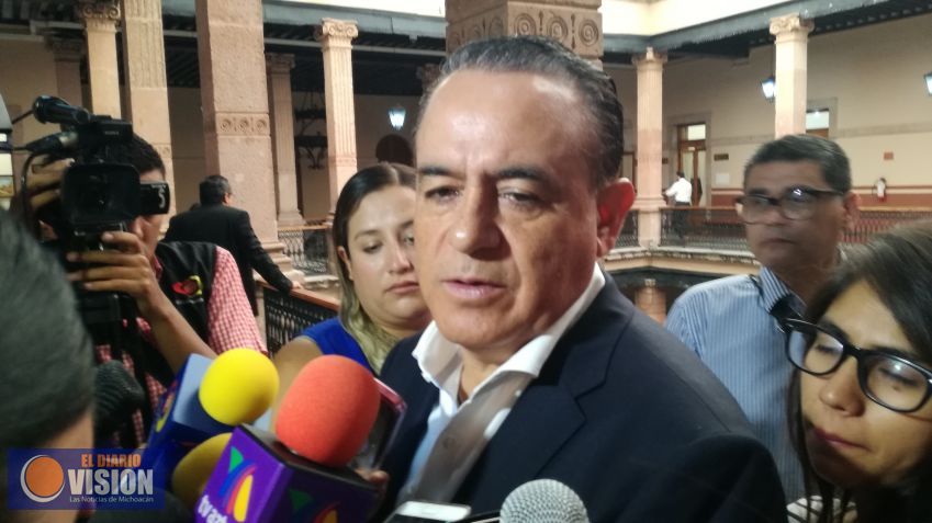 Deberían de irse, que se expulsen sólos, les dice Pascual a Morón y Leonel Godoy 