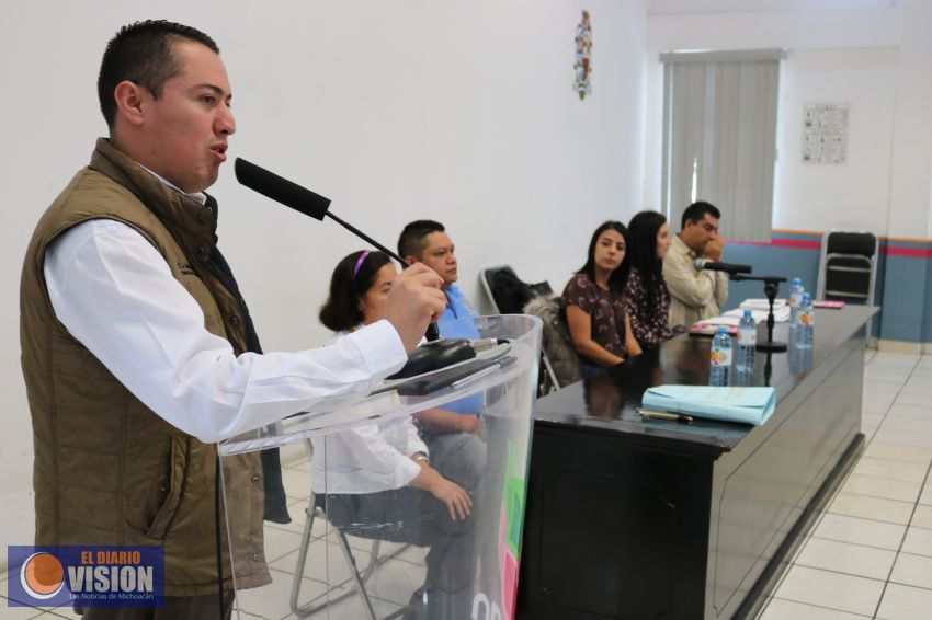 Brindan asesoría a uruapenses del programa Palomas Mensajeras