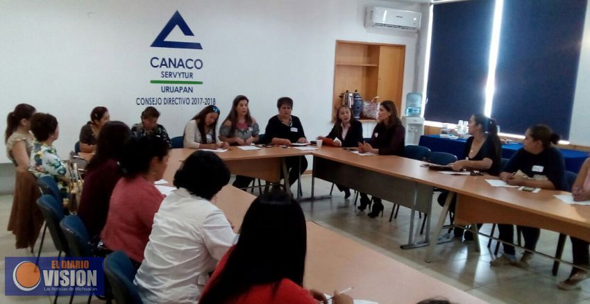 Imparten taller Mujeres Emprendedoras y Empresarias en Uruapan