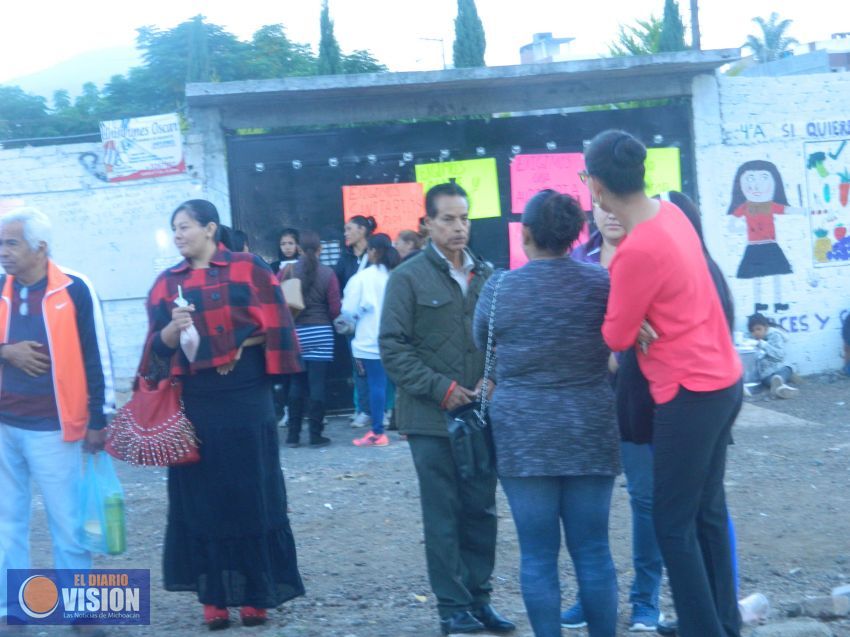 Padres de Familia toman la escuela primaria de Ciudad Jardín,  piden la destitución del Director