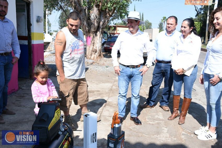 Entrega Sedeco apoyos de Vende Más a afectados por lluvias de Tlazazalca y Yurécuaro