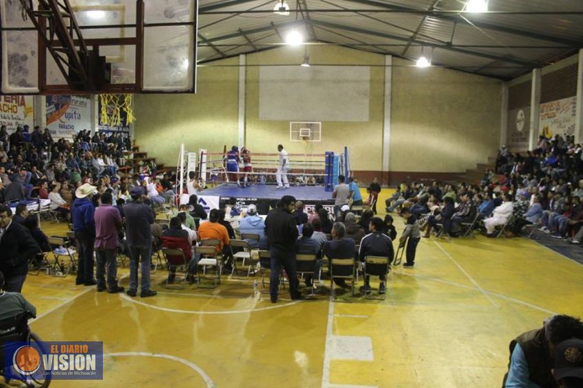Realizaron pelea de box en Paracho