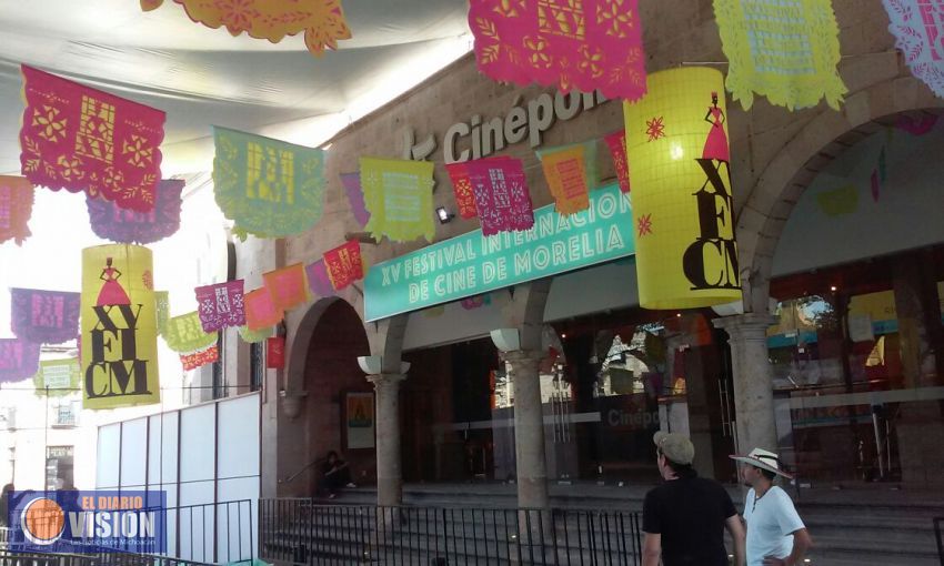 Presentan Documental de los 100 años de la Universidad Michoacana.