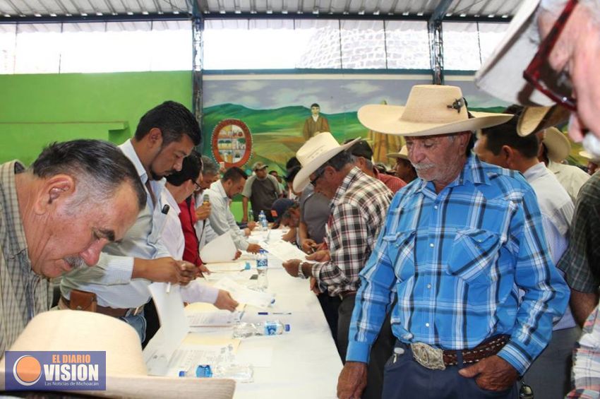 Ayuntamiento de Tarímbaro entrega cartas de notificación para implementos agrícolas