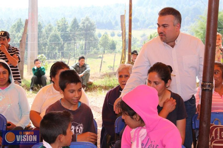 Arranca Jesús Mora obra de rehabilitación al camino 
