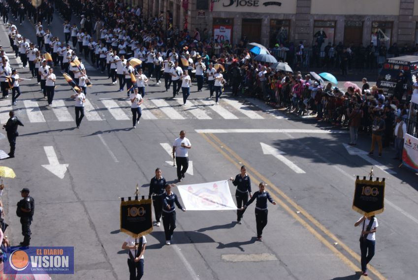 Abrió Banda de Guerra de la UMSNH desfile del 20 de noviembre en Morelia  