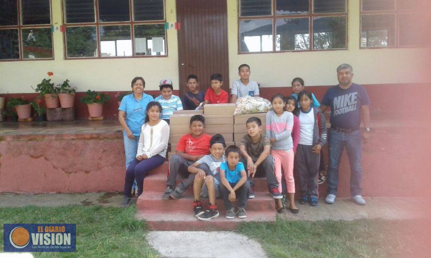 DIF Coeneo entre desayunos fríos a preescolares, primarias y Telesecundarias