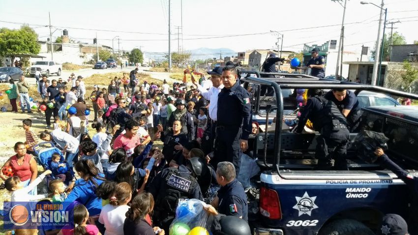 Niños y niñas de la entidad reciben donación de juguetes de la Policía Michoacán