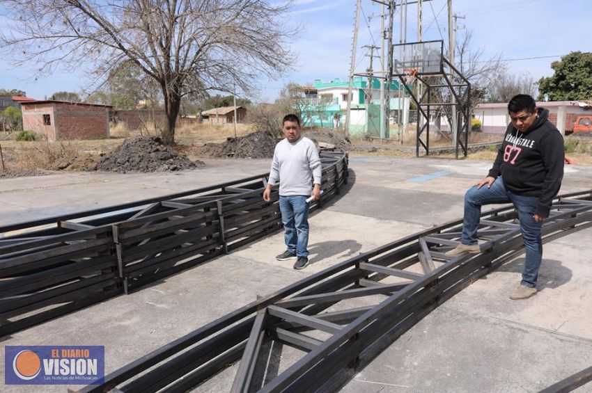 Inician construcción de techumbre en una comunidad de Coeneo