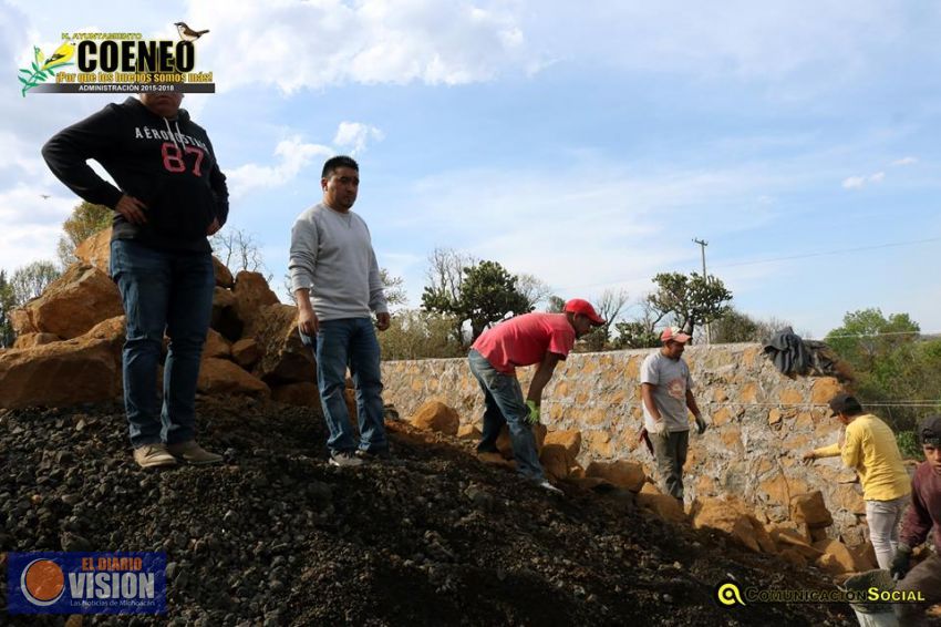 Supervisa Edil de Coeneo obra en rehabilitación del puente a comunidad de Zipiajo