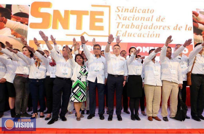 Elige SNTE a Juan Díaz de la Torre como presidente
