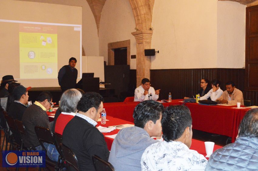 Imparte Secoem capacitación en contraloría social a promotores culturales de la entidad