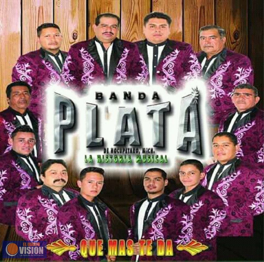 Reconocen a Banda de Plata de Nocupétaro por su trayectoria musical