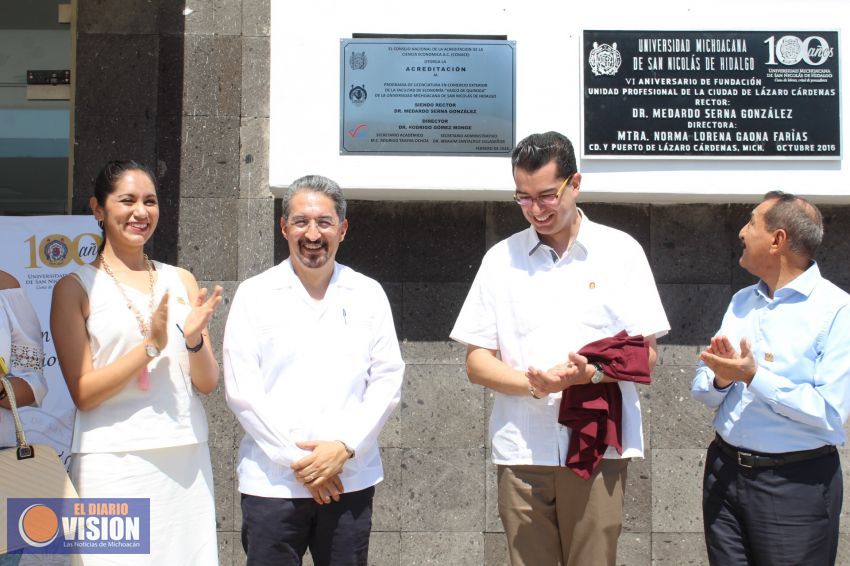 Comercio Exterior, la vigésima sexta carrera acreditada de la UMSNH