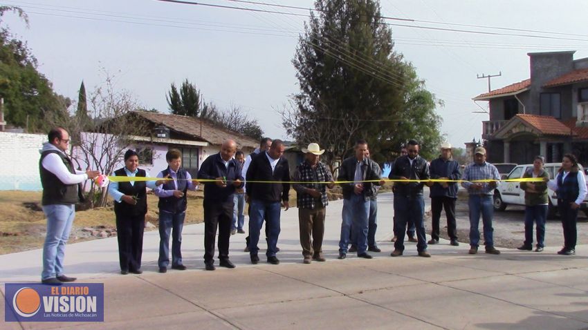 Inaugura Lupe Coria, obra de pavimentación con concreto hidraúlico en una comunidad de Morelos