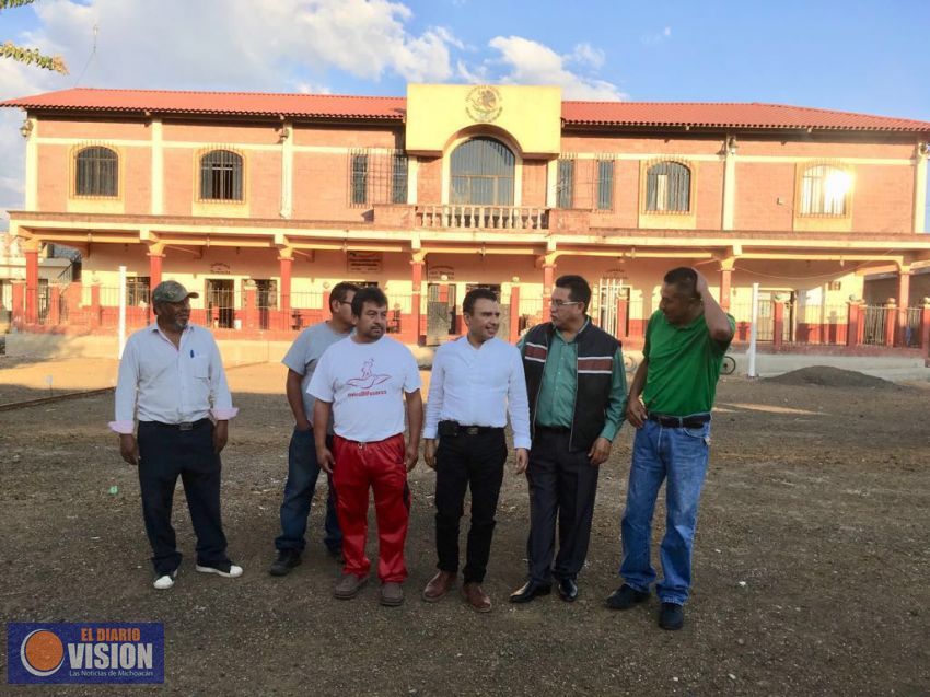 Apoya Fidel rehabilitación de explanada en la Cañada de los 11 Pueblos