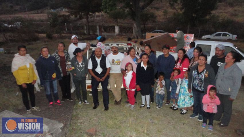 Lupe Coria visita la localidad de San Isidro