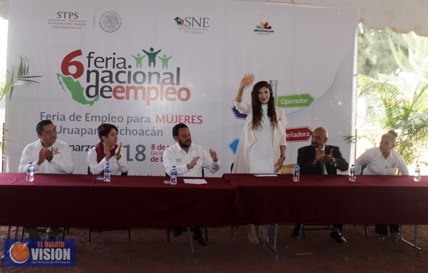 Arranca con una gran participación la 6ª Feria Nacional del Empleo para Mujeres en Uruapan