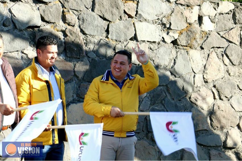 Obtiene Víctor Manríquez 5.8 millones de pesos para tres obras más en Uruapan