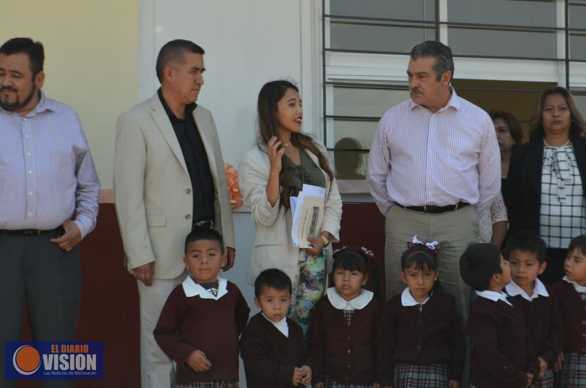 Inauguran la construcción de aulas en comunidad de Cuitzeo 