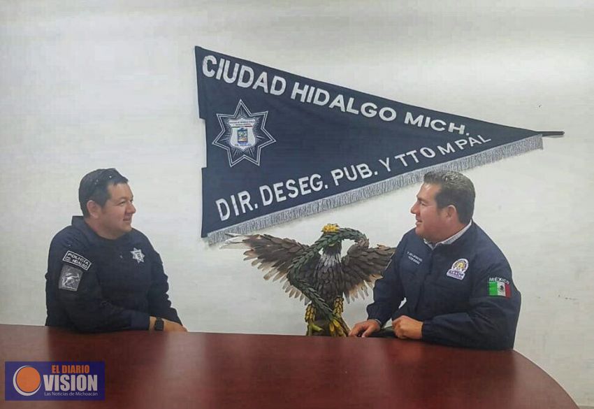 Bernal Bustamante supervisa cursos itinerantes en Cd. Hidalgo