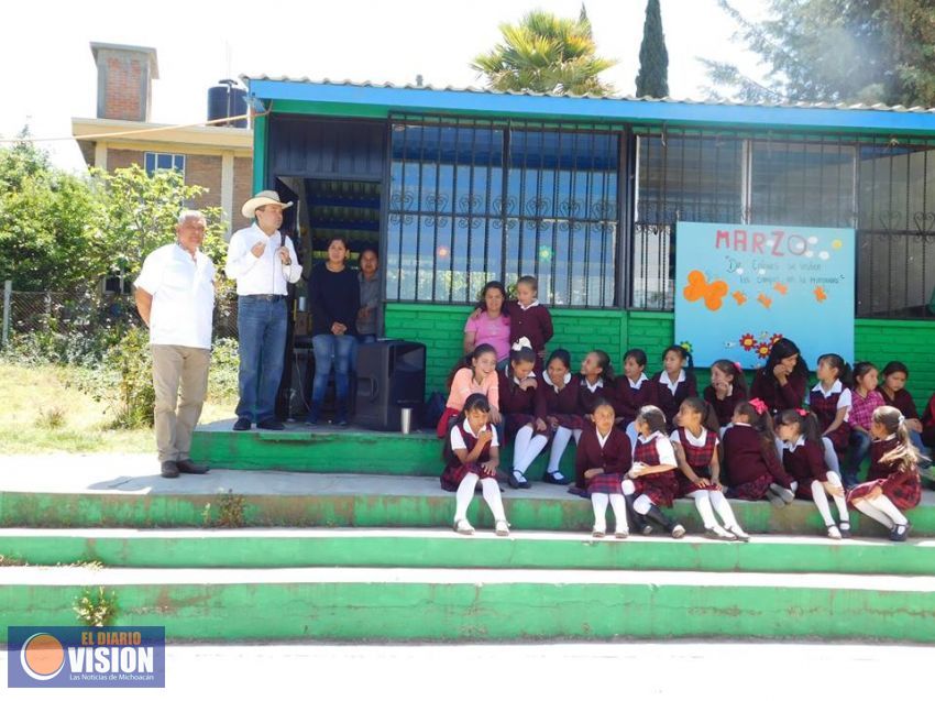 Etiquetan recurso para infraestructura educativa para Queréndaro 